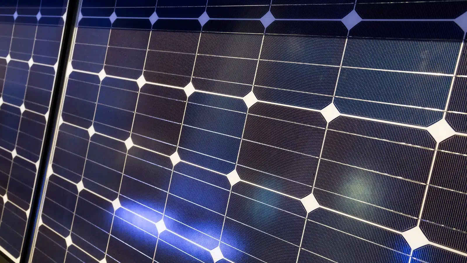 Garanția panourilor fotovoltaice: ce acoperă și cine plătește intervenția